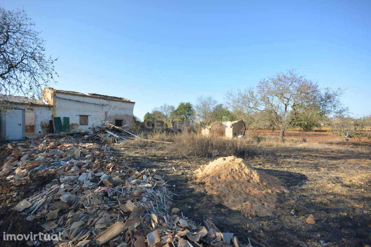 Quinta com 6930m2 localizada em Alpouvar, Albufeira - Grande imagem: 2/5