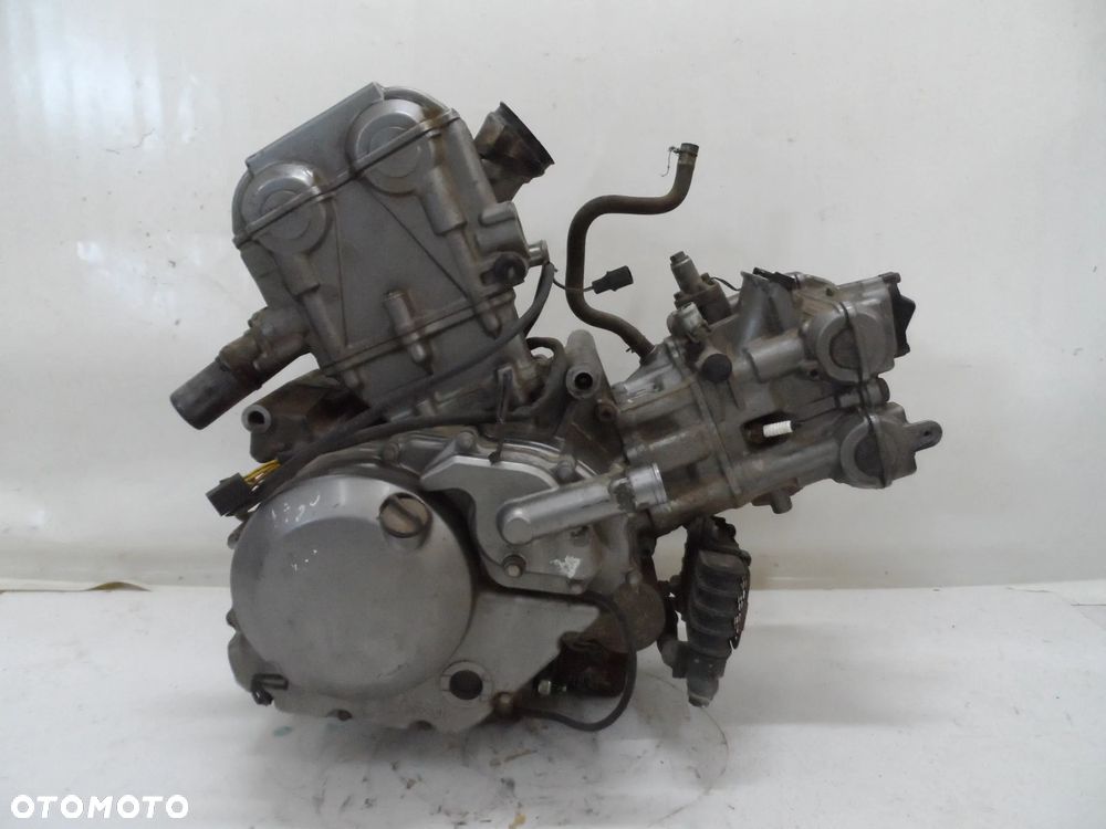 SUZUKI DL650 silnik - 2