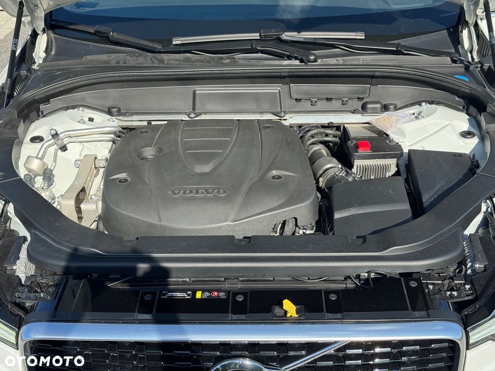 Volvo XC 60 D4 R-Design - 12