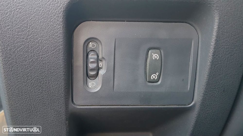 Renault Clio 1.2 16V Confort - 8