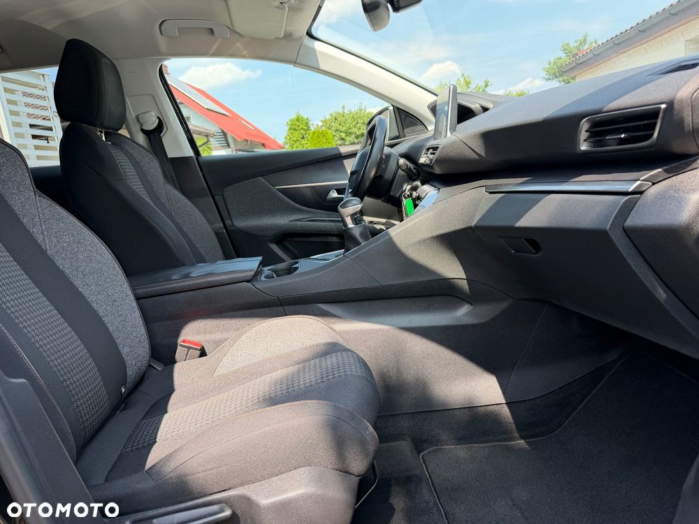 Peugeot 3008 1.6 BlueHDi Allure S&S - 23