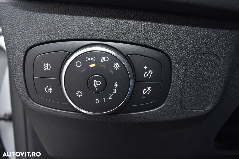 Ford Focus - 32