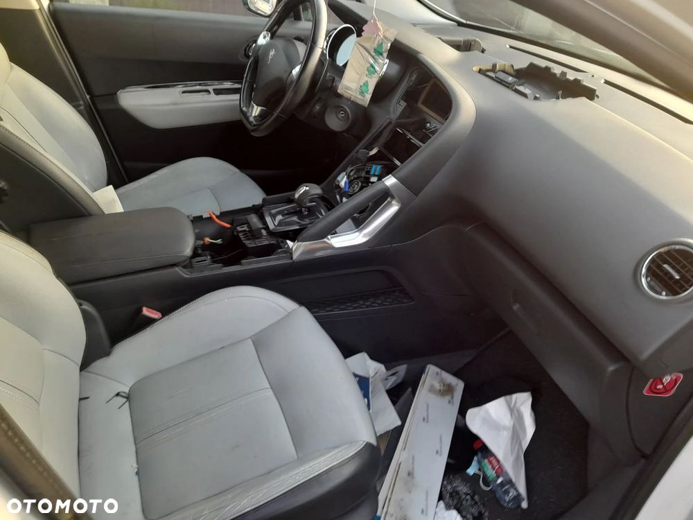 Peugeot 3008 Hybrid4 99g/91g - 10