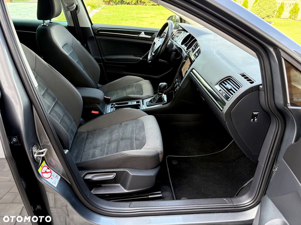 Volkswagen Golf - 29