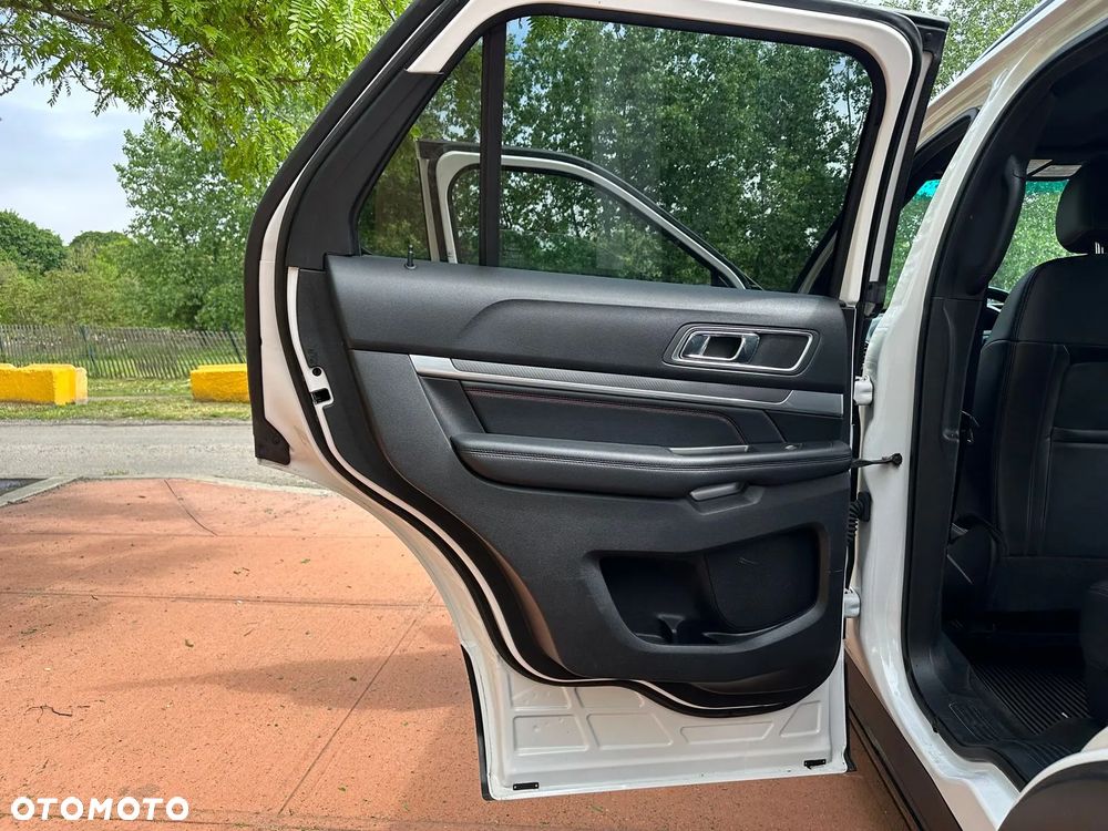 Ford Explorer - 23