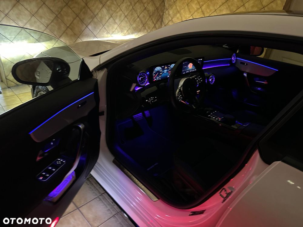 Mercedes-Benz CLA - 10