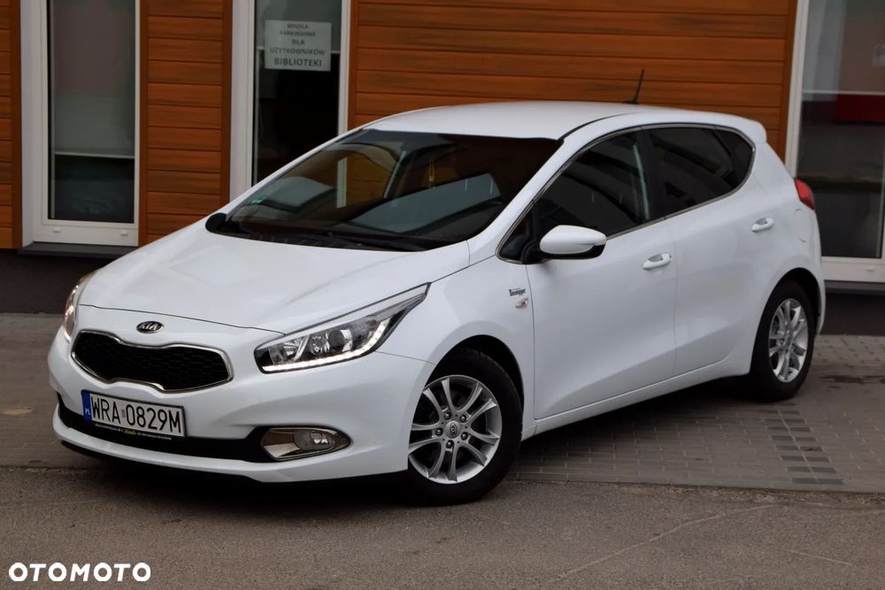 Kia Ceed 1.6 CRDi 128 Dream-Team Edition - 1
