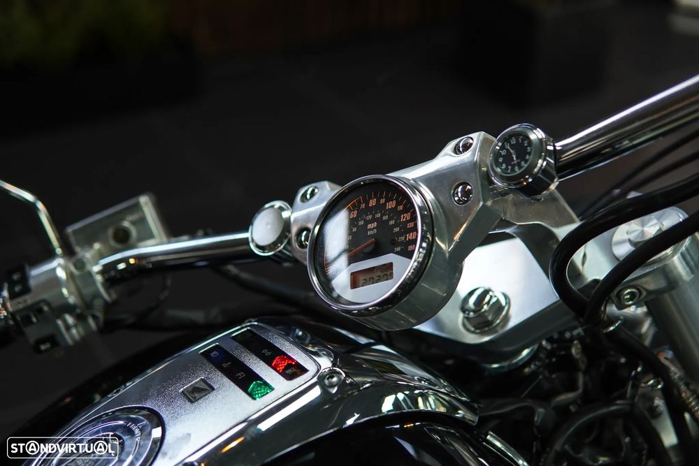 Honda VTX 1800 C - 35