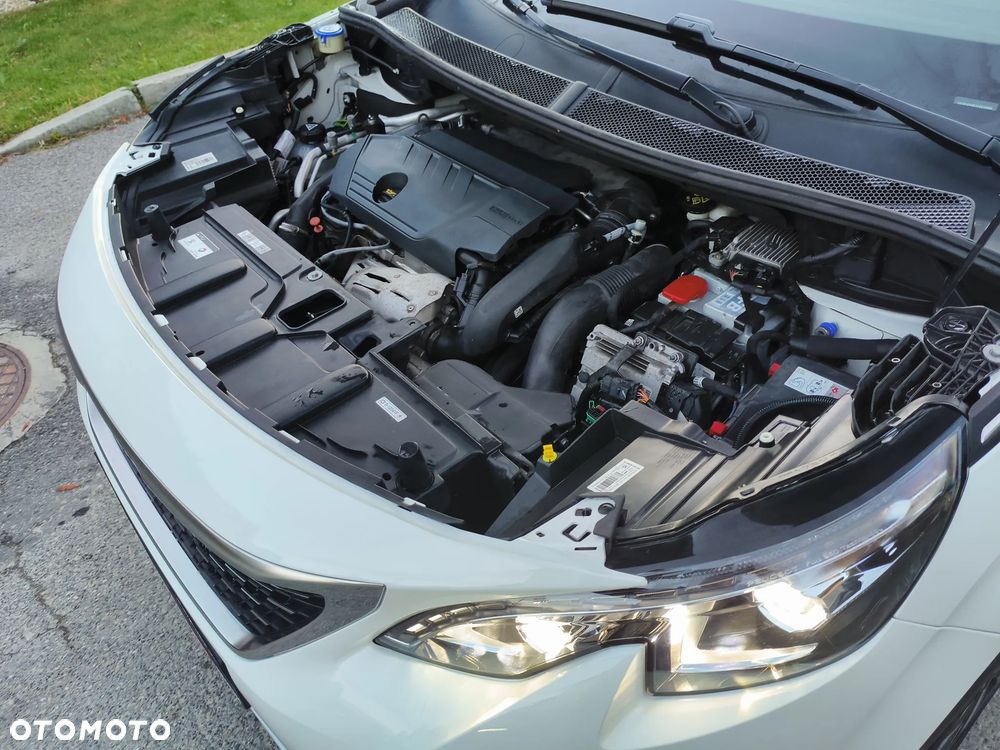 Peugeot 3008 1.6 PureTech HYbrid4 GT Line S&S EAT8 - 38