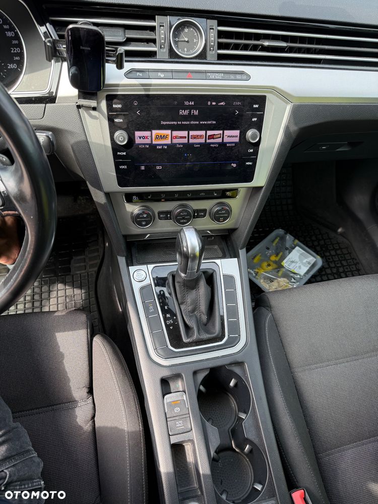 Volkswagen Passat - 8
