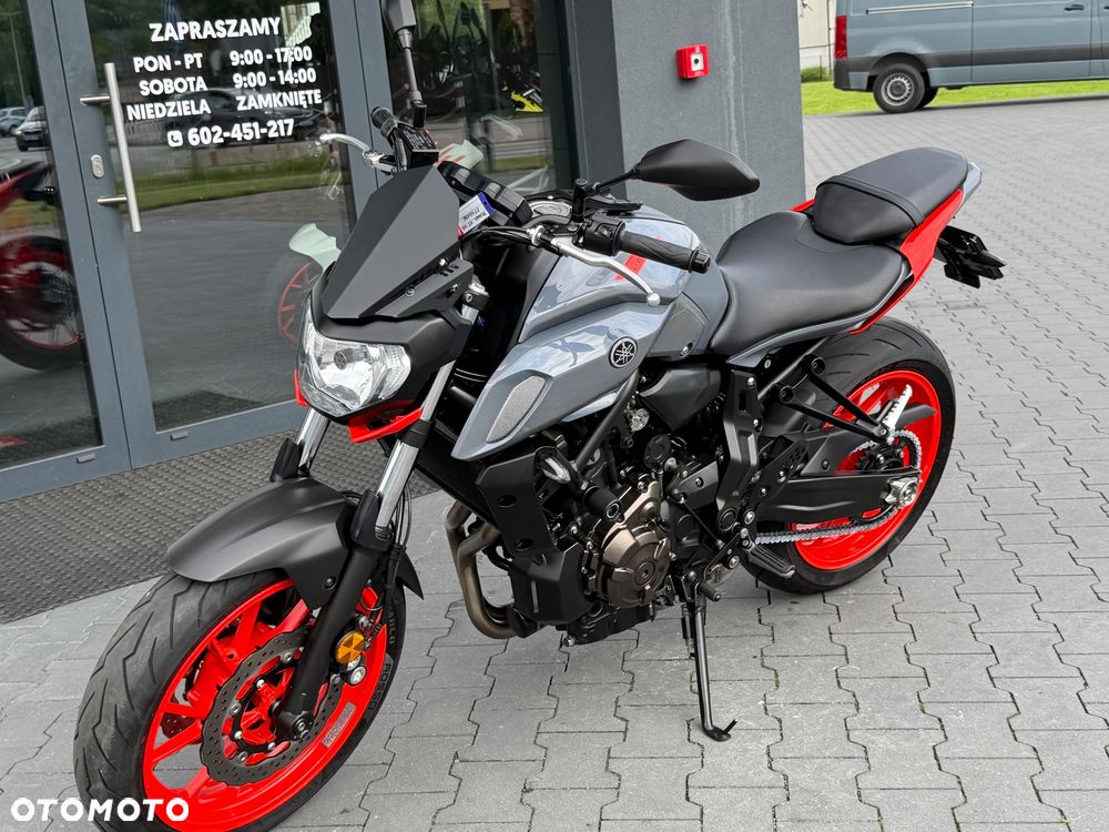 Yamaha MT - 40