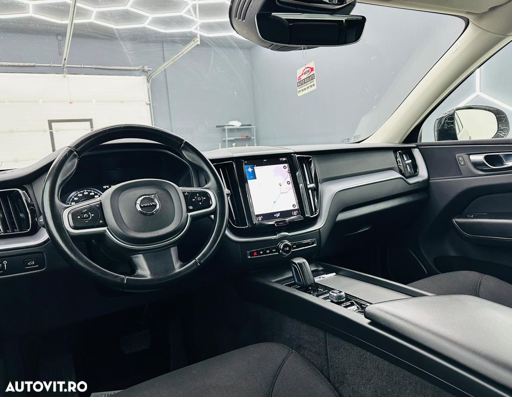 Volvo XC 60 B4 MHEV AT8 FWD Momentum Pro - 21