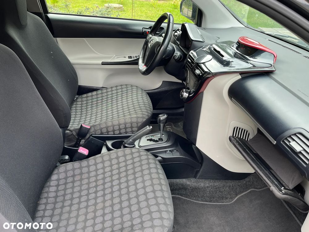 Toyota iQ 1.0 Multidrive + - 17