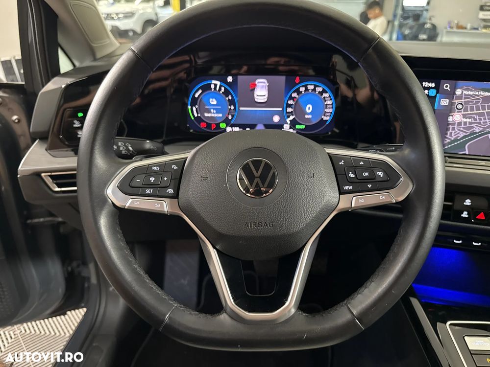 Volkswagen Golf - 16