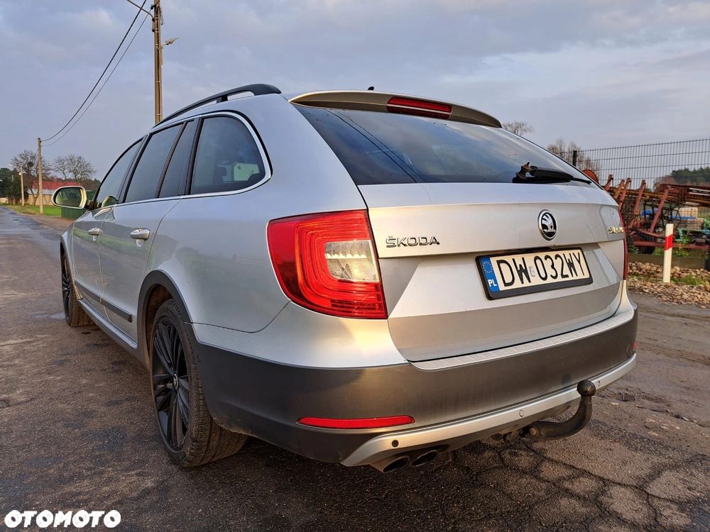 Skoda Superb 2.0 TDI Platinum Outdoor - 10