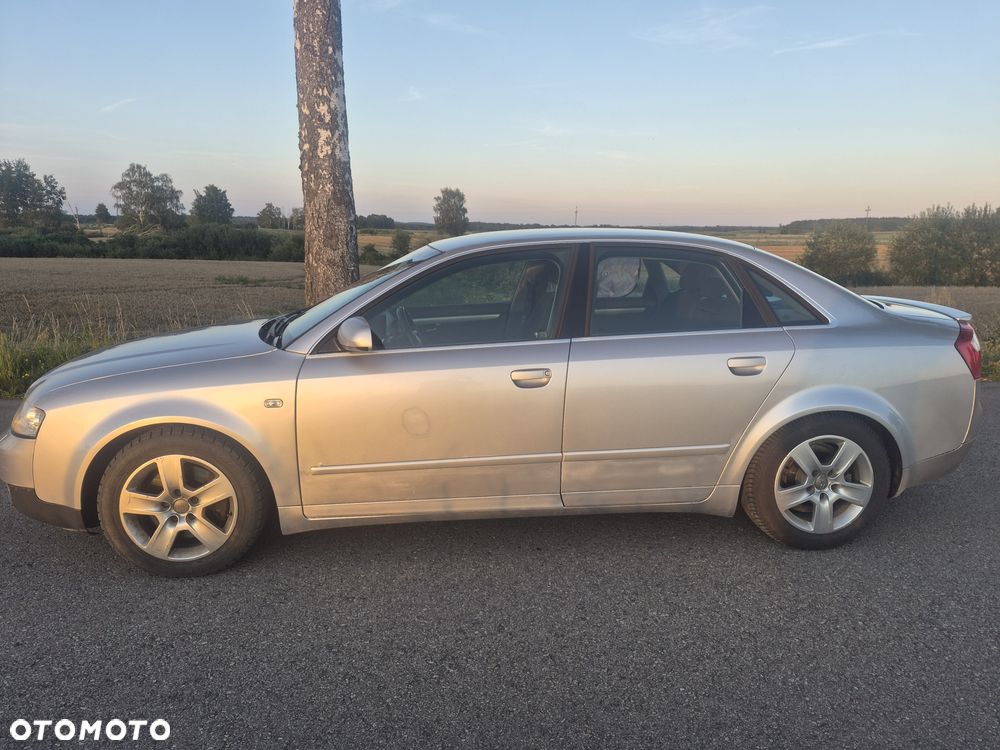 Audi A4 Limousine - 7
