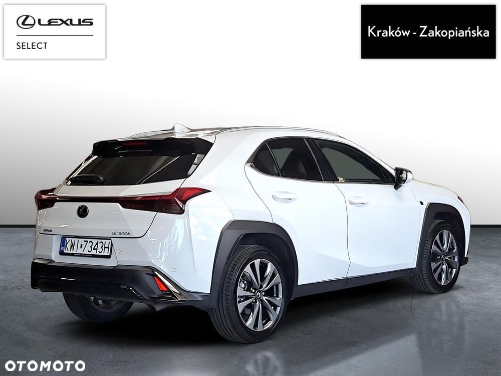 Lexus UX 300h F Sport Design - 7