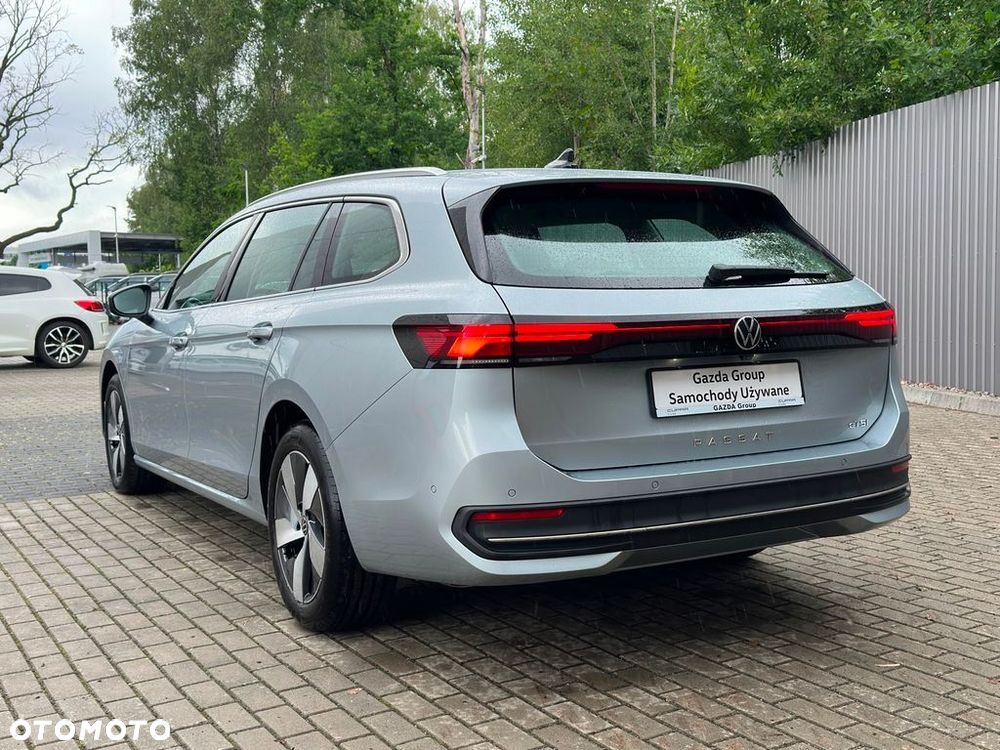Volkswagen Passat - 9