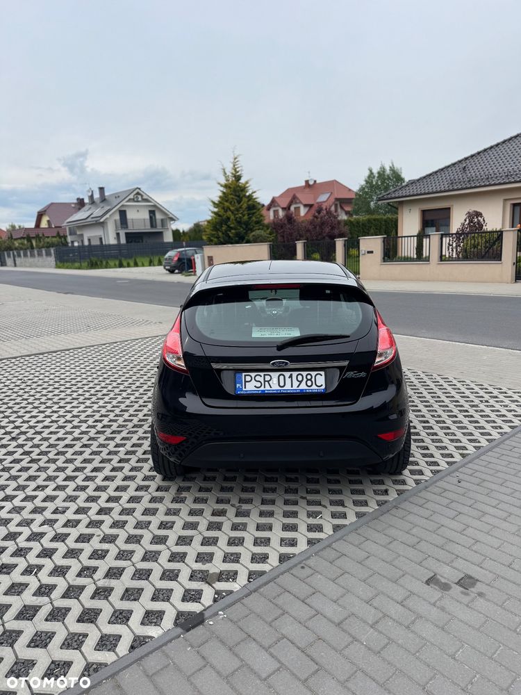 Ford Fiesta 1.6 TDCi DPF Titanium - 4