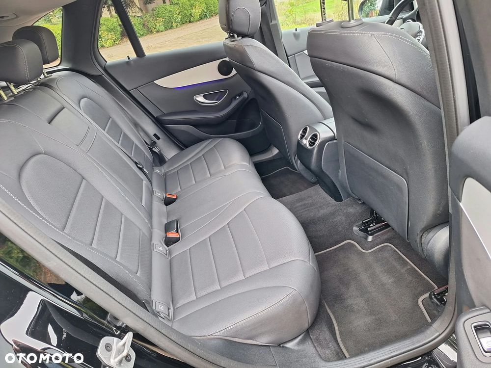 Mercedes-Benz GLC 220 d 4Matic 9G-TRONIC AMG Line - 28