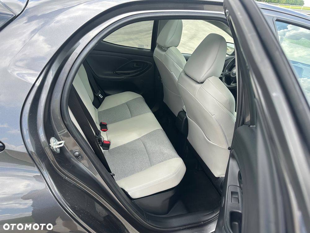 Toyota Yaris Hybrid 1.5 Premiere Edition - 8