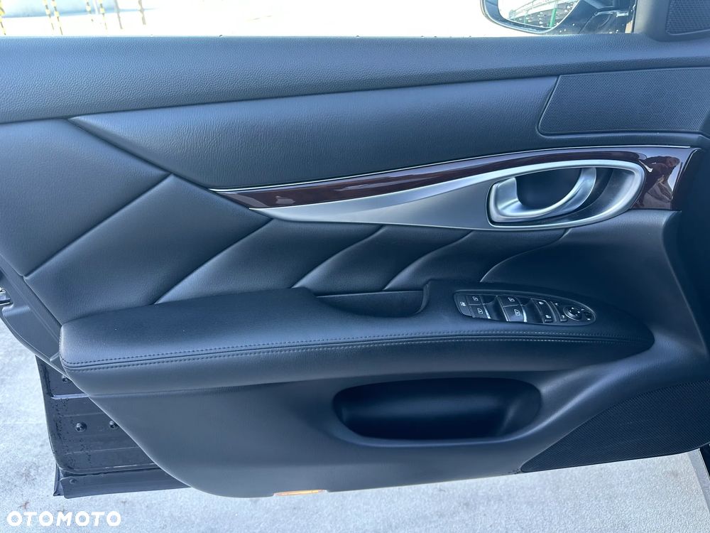 Infiniti Q70 2.2d Premium Executive - 16