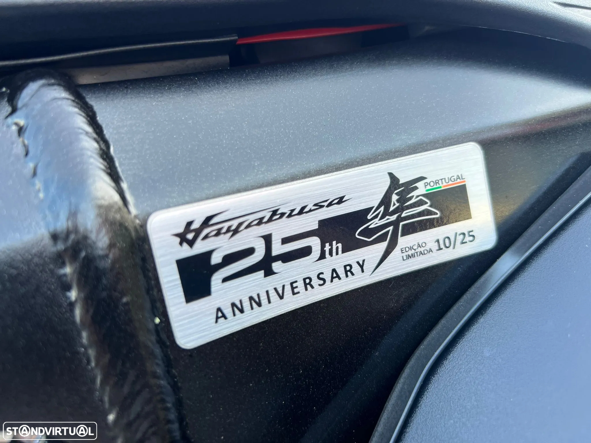 Suzuki GSX-R 1300 HAYABUSA 25th Anniversary Edition - 5