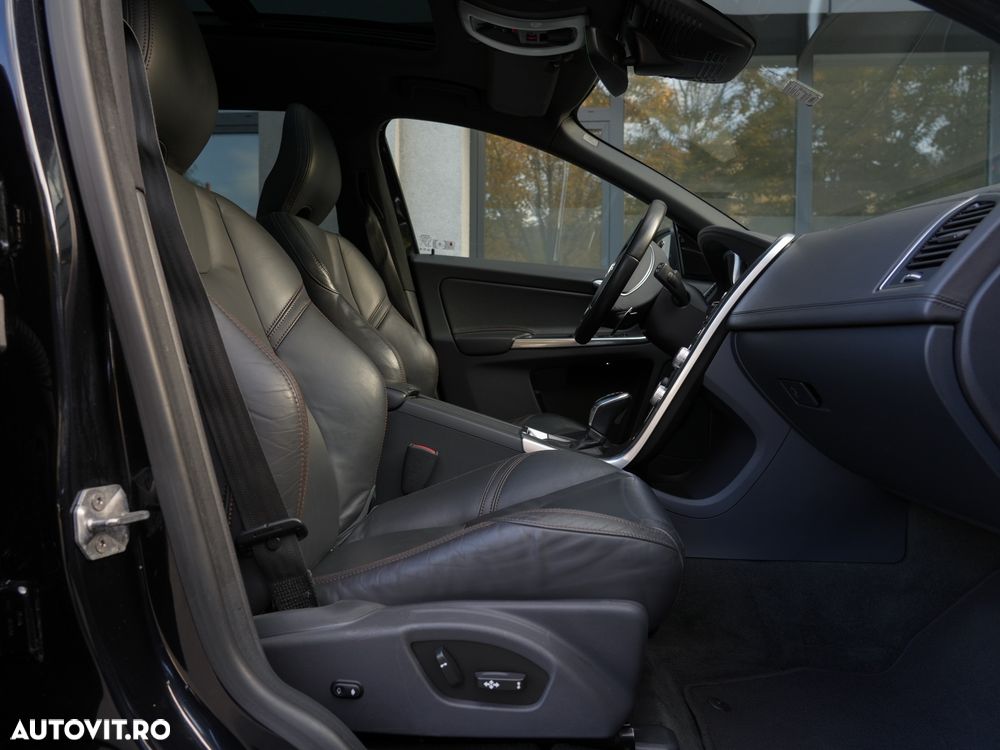 Volvo XC 60 D5 AWD Geartronic Summum - 22