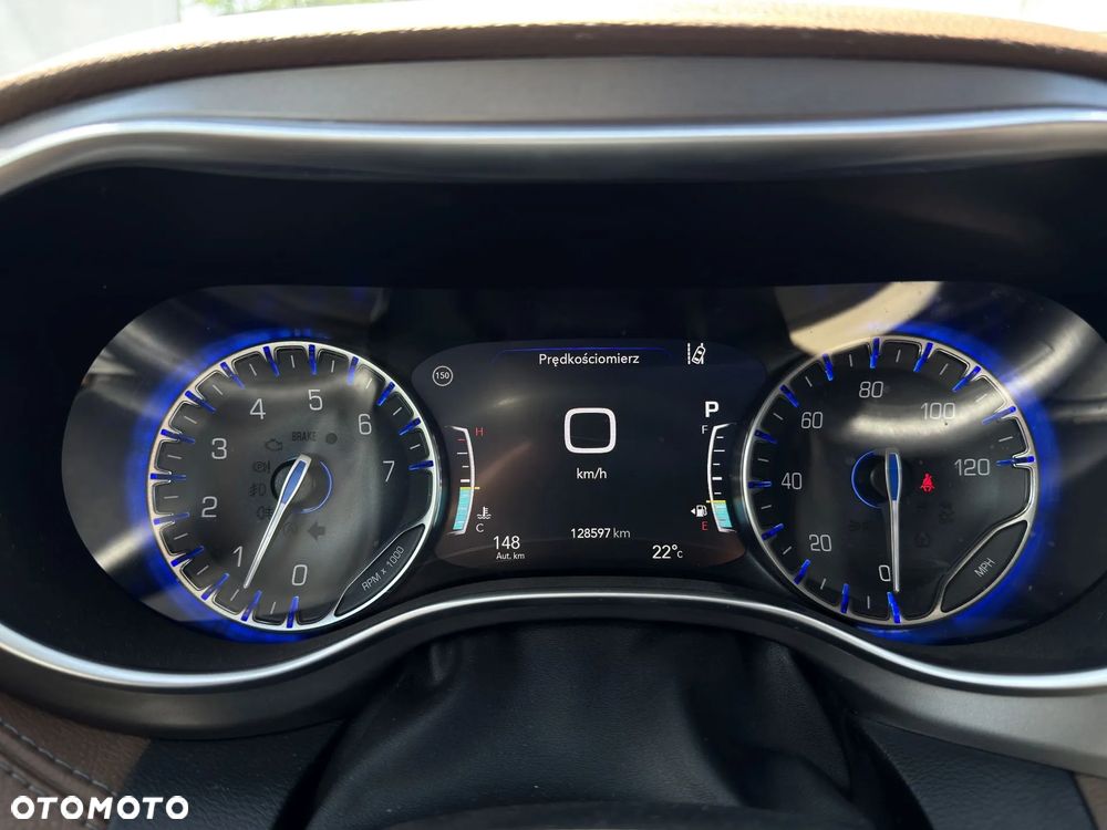 Chrysler Pacifica - 25