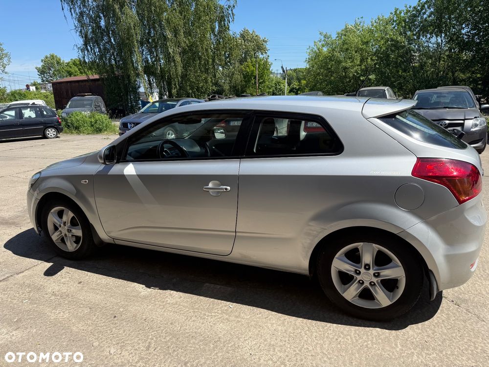 Kia Ceed 1.4 Comfort + - 8