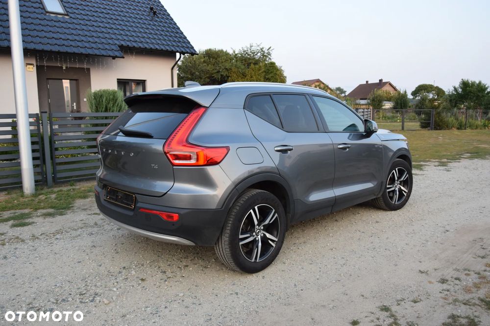 Volvo XC 40 T4 Geartronic Momentum - 9