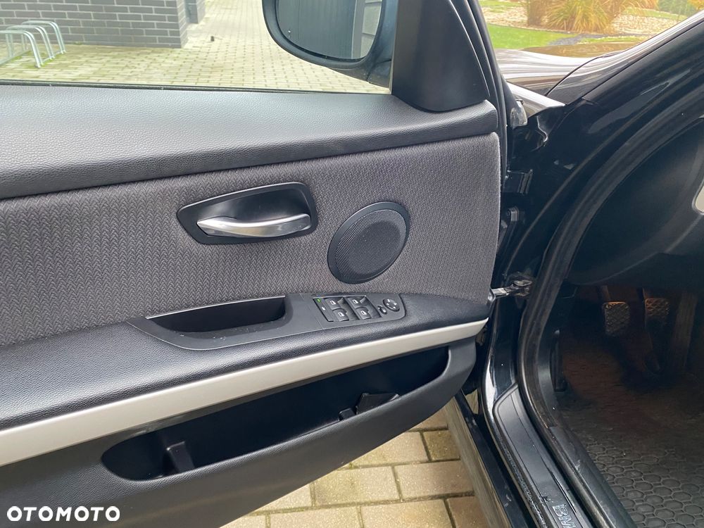 BMW Seria 3 318i - 10