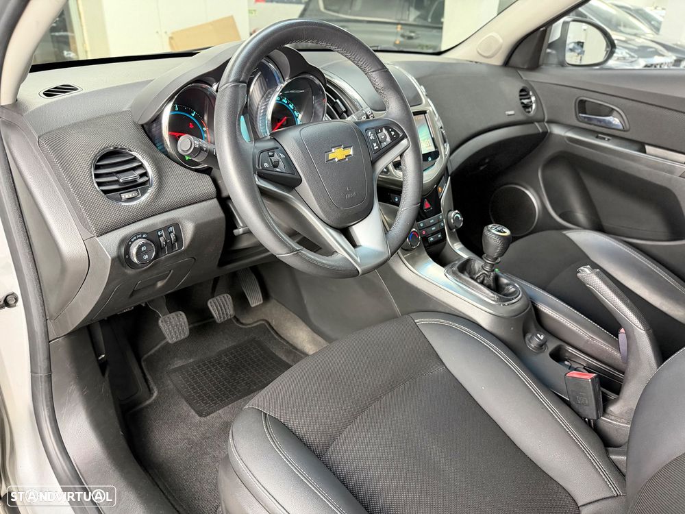 Chevrolet Cruze SW 1.7 VCDi LTZ - 16