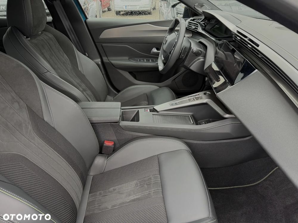 Peugeot 408 1.6 Plug-In Hybrid 180 GT EAT8 - 10