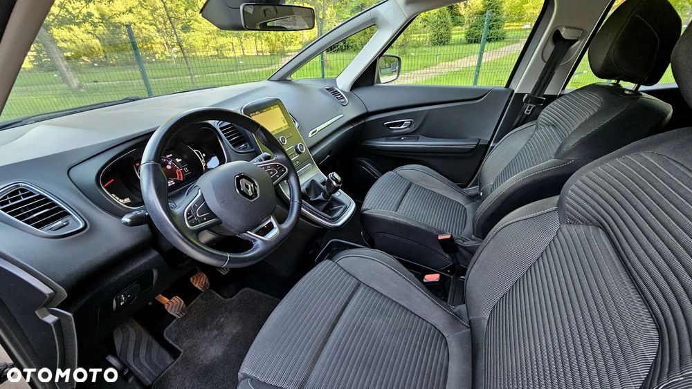 Renault Grand Scenic - 25