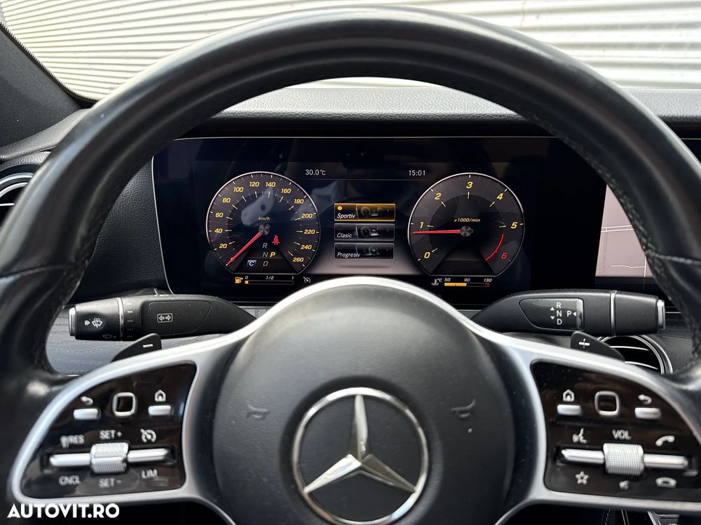 Mercedes-Benz E 220 d 4MATIC Aut. - 28