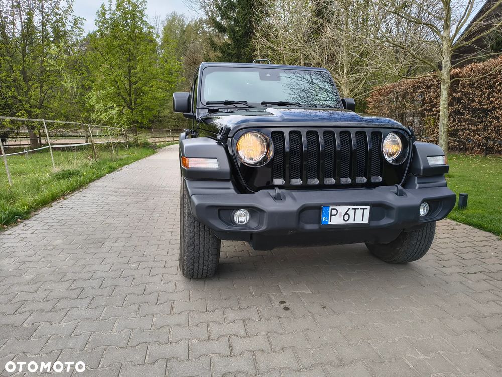 Jeep Wrangler - 1