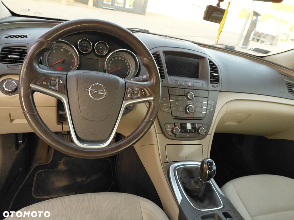 Opel Insignia - 10