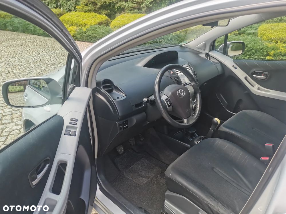 Toyota Yaris 1.33 VVT-i Executive - 7
