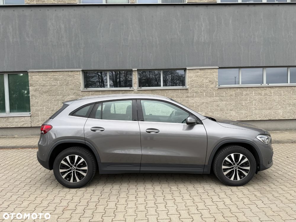 Mercedes-Benz GLA 200 - 8