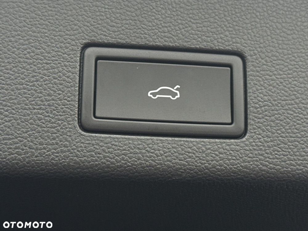 Volkswagen Golf - 36