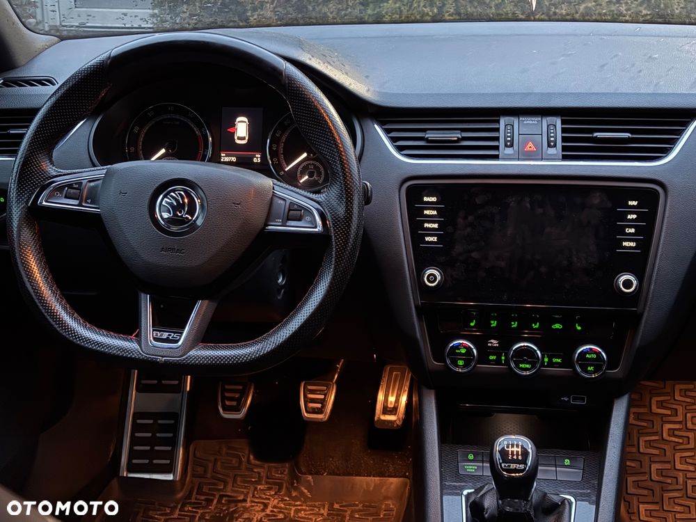 Skoda Octavia 2.0 TSI RS - 12