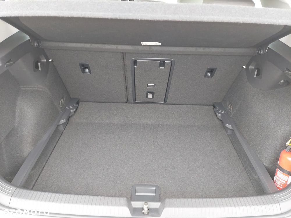 Volkswagen Golf 1.5 eTSI EVO Style DSG - 9