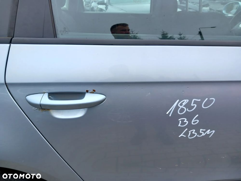 VW PASSAT B6 DRZWI PRAWE TYLNE PRAWY TYŁ KOMBI KOLOR: LB5M - 2