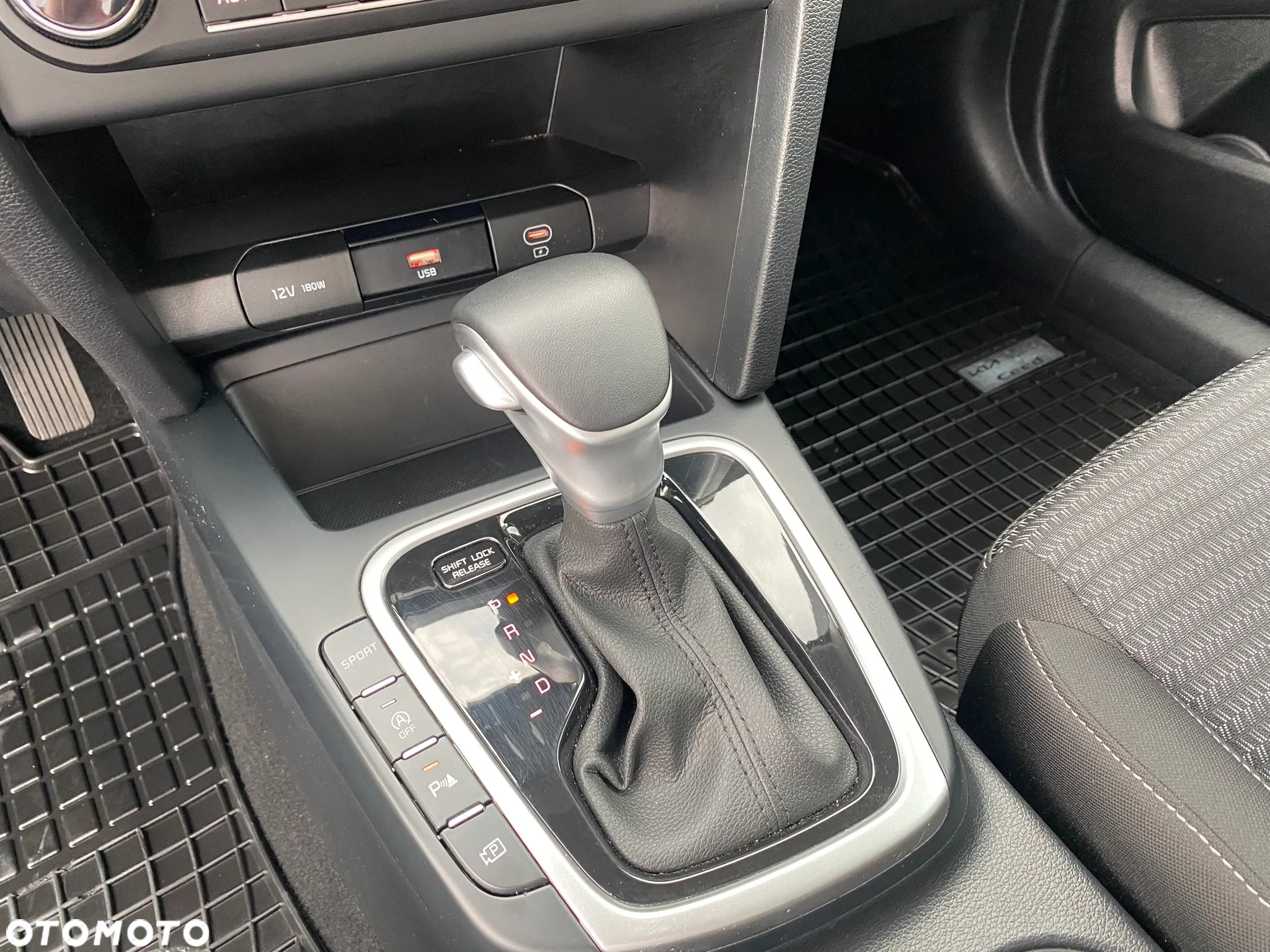 Kia Ceed 1.5 T-GDI M DCT - 17