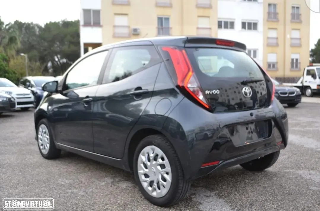Toyota Aygo 1.0 X-Play Plus - 3