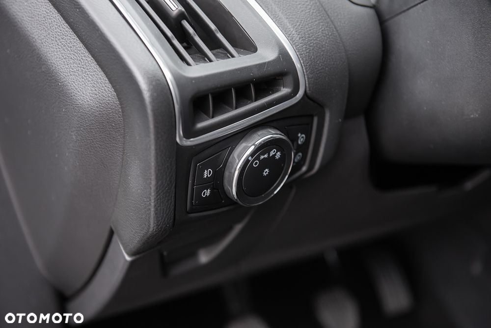 Ford Focus 1.6 EcoBoost Trend Sport - 23