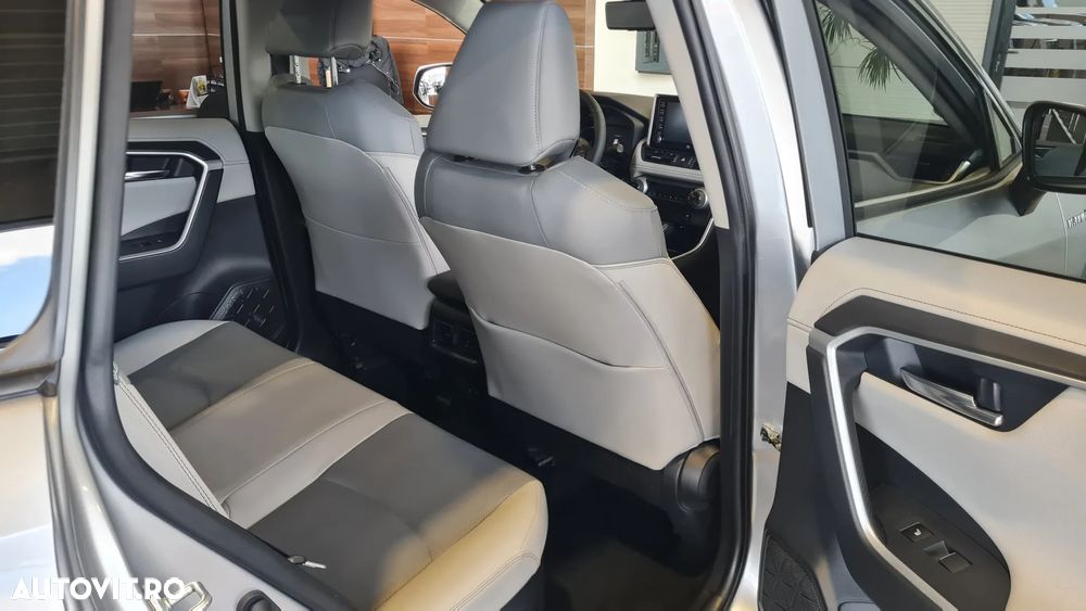 Toyota RAV4 2.5 4x4 Lounge - 9