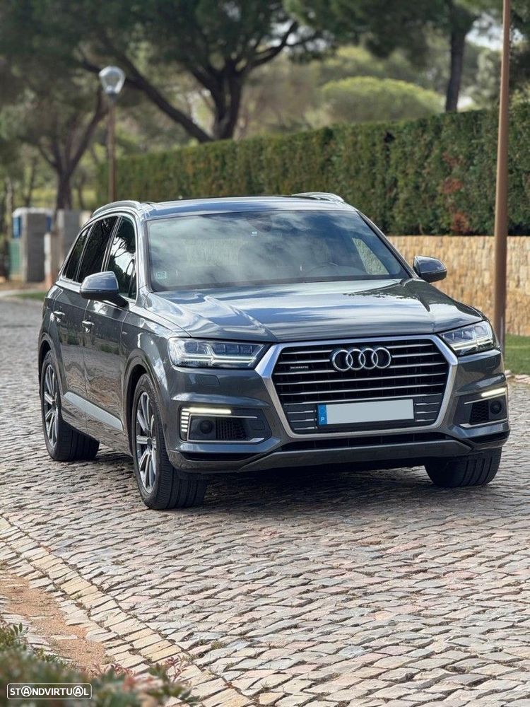 Audi Q7 - 1