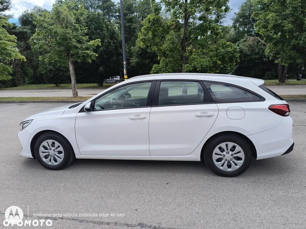 Hyundai i30 1.6 D Comfort - 13